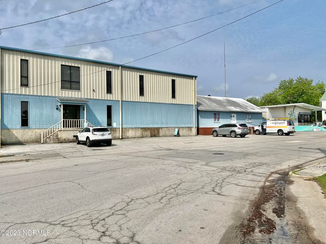 301 Hodges Street, Oriental, NC 28571