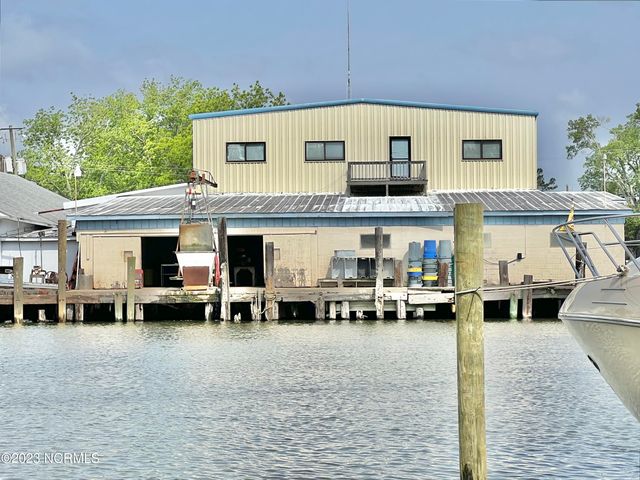 301 Hodges Street, Oriental, NC 28571