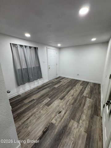 3807 Blanton Ln, Louisville, KY 40216