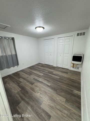 3807 Blanton Ln, Louisville, KY 40216