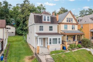 138 LINNVIEW, Carrick, PA 15210