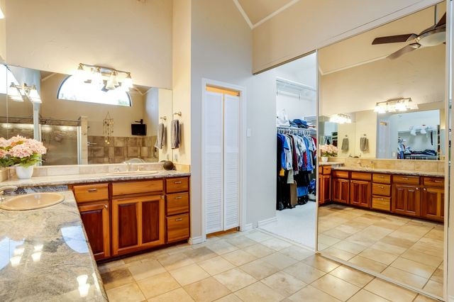 9812 Canyon Crest Circle, Irving, TX 75063