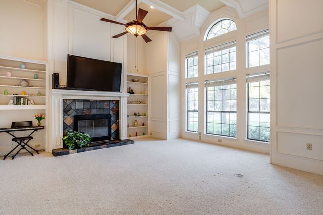 9812 Canyon Crest Circle, Irving, TX 75063