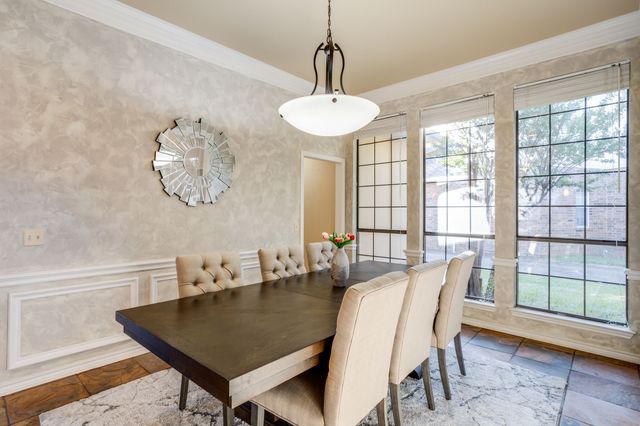 9812 Canyon Crest Circle, Irving, TX 75063