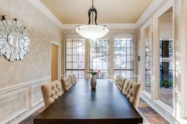 9812 Canyon Crest Circle, Irving, TX 75063