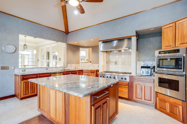 9812 Canyon Crest Circle, Irving, TX 75063