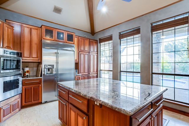 9812 Canyon Crest Circle, Irving, TX 75063