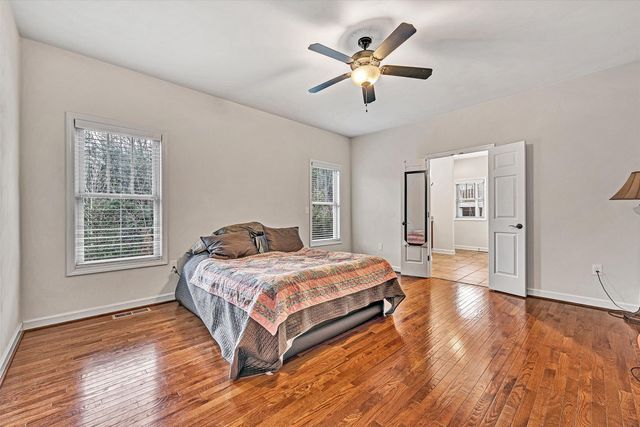 7125 Linn Cove CT, Roanoke, VA 24018