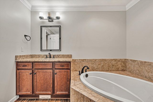 7125 Linn Cove CT, Roanoke, VA 24018