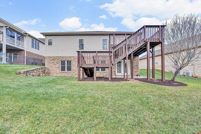 7125 Linn Cove CT, Roanoke, VA 24018