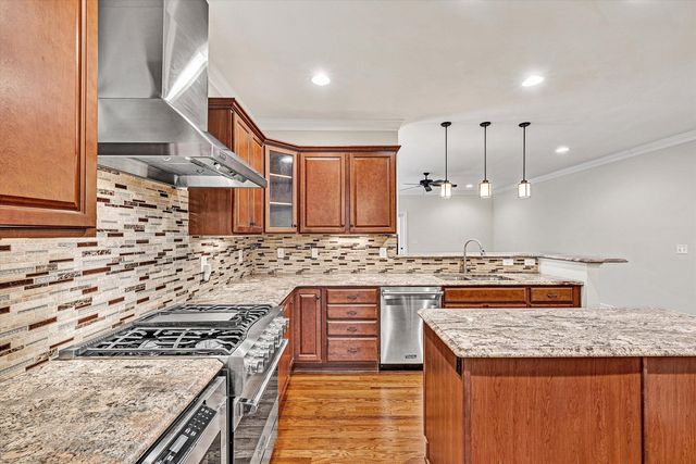 7125 Linn Cove CT, Roanoke, VA 24018