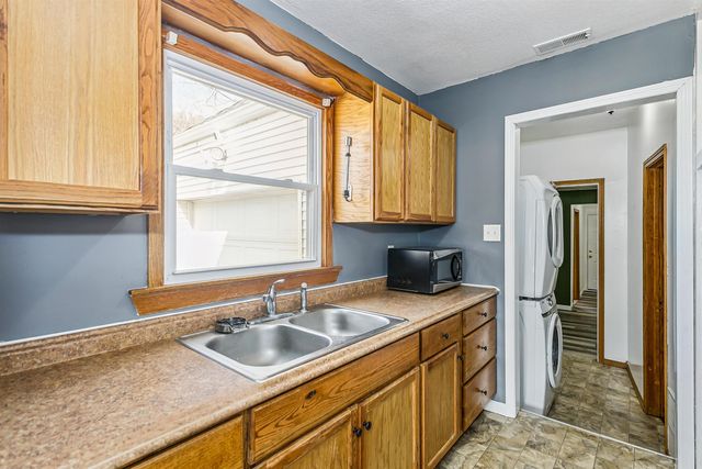 3004 N Charles Ave, Wichita, KS 67204