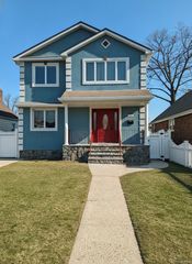 267 Seidman Place, Franklin Square, NY 11010
