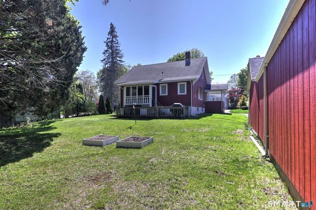 231 West River Street, Milford, CT 06460
