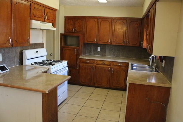 110 E Vanston Lane, Crandall, TX 75114