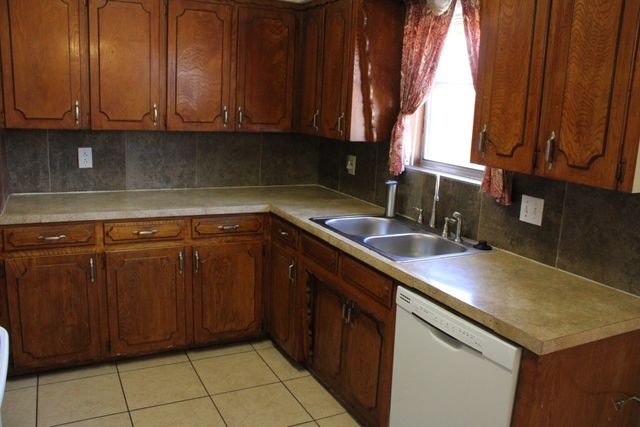 110 E Vanston Lane, Crandall, TX 75114