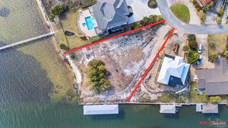 1098 Seabreeze Ln, Gulf Breeze, FL 32563