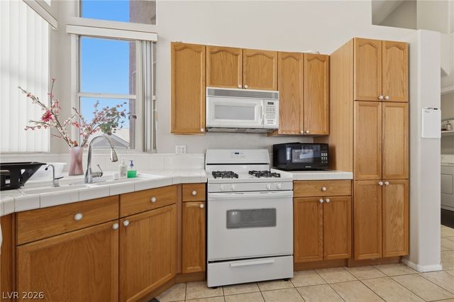 9642 Midnight Sun Avenue, Las Vegas, NV 89147