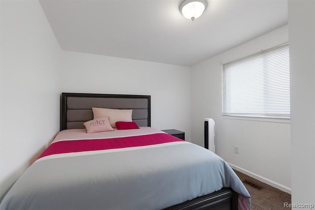 25152 Leach Street, Roseville, MI 48066