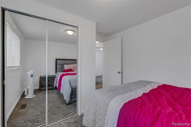 25152 Leach Street, Roseville, MI 48066