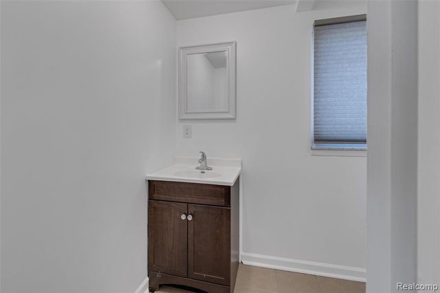 25152 Leach Street, Roseville, MI 48066