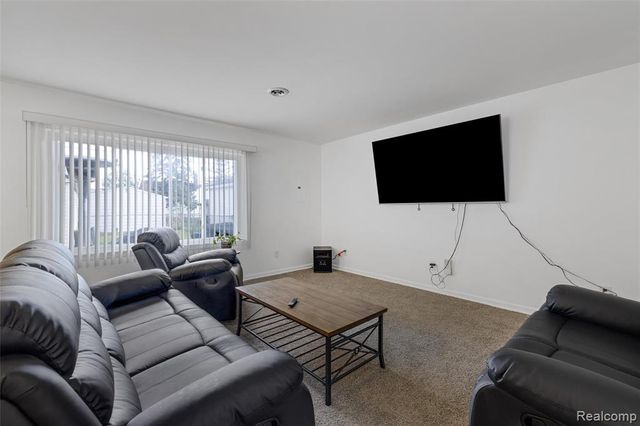 25152 Leach Street, Roseville, MI 48066