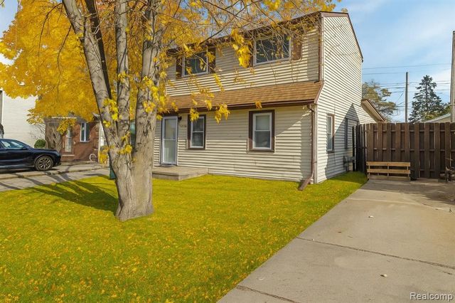 25152 Leach Street, Roseville, MI 48066