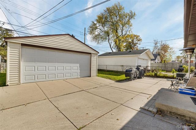 25152 Leach Street, Roseville, MI 48066