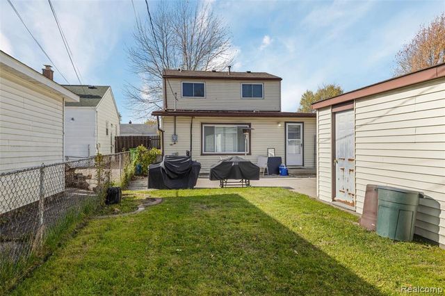 25152 Leach Street, Roseville, MI 48066