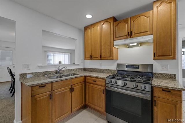 25152 Leach Street, Roseville, MI 48066