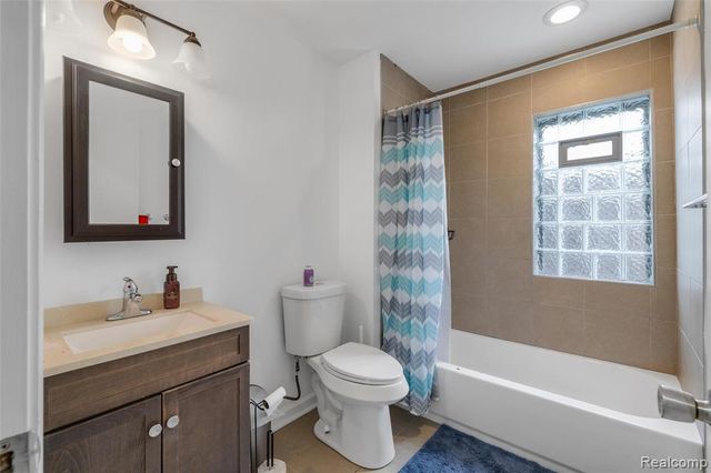 25152 Leach Street, Roseville, MI 48066