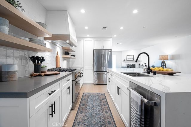 947 W Balboa, Newport Beach, CA 92661