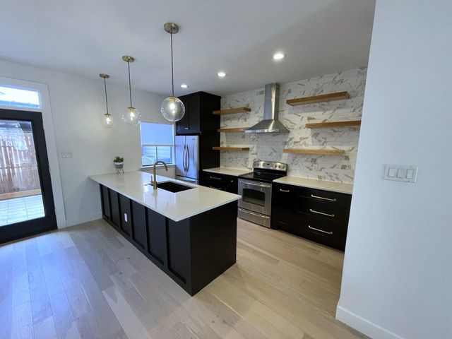 1201 Mcduffie St Street 151, Houston, TX 77019