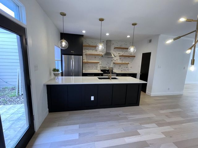 1201 Mcduffie St Street 151, Houston, TX 77019