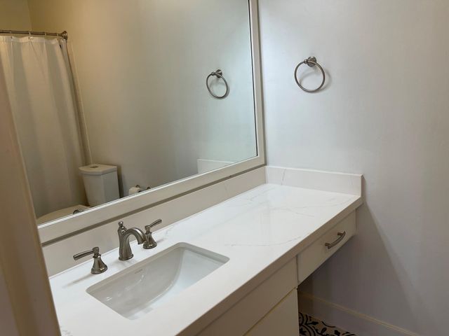 1201 Mcduffie St Street 151, Houston, TX 77019