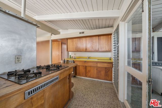 3208 N Studebaker Road, Long Beach, CA 90808