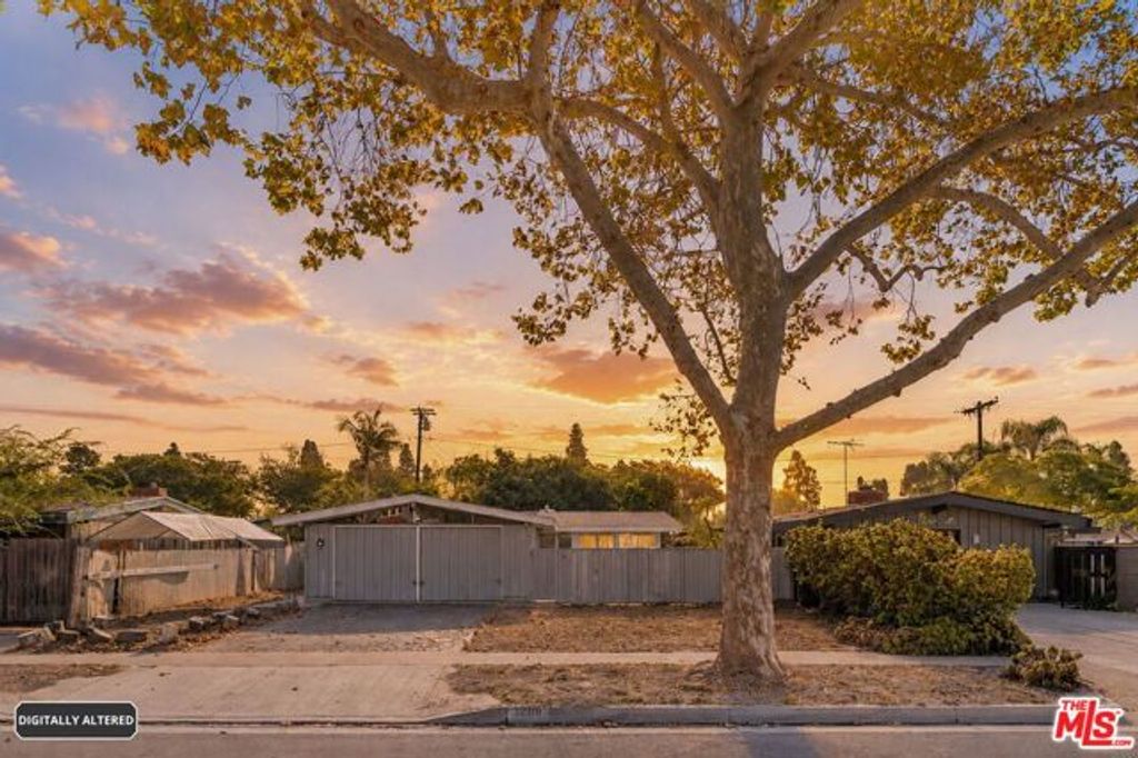 3208 N Studebaker Road, Long Beach, CA 90808