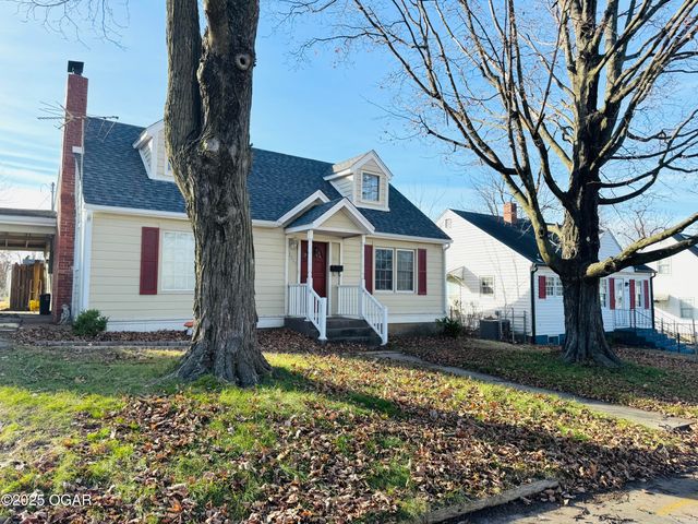 1324 W Central Avenue, Carthage, MO 64836