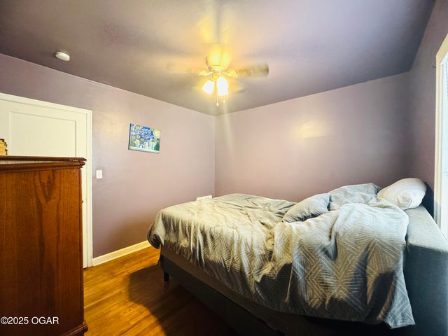 1324 W Central Avenue, Carthage, MO 64836