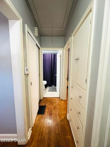 1324 W Central Avenue, Carthage, MO 64836