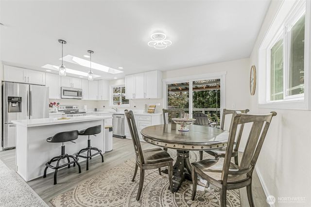 317 68th Avenue E, Tacoma, WA 98424