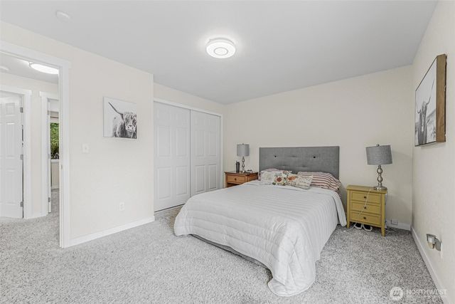 317 68th Avenue E, Tacoma, WA 98424