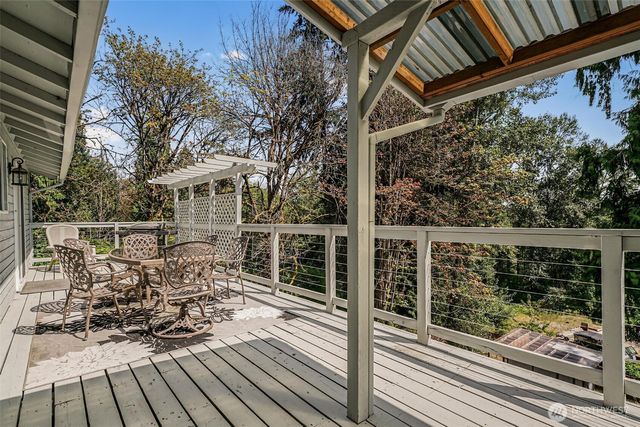 317 68th Avenue E, Tacoma, WA 98424