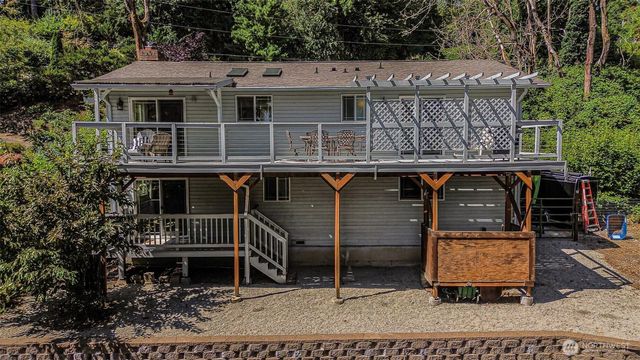 317 68th Avenue E, Tacoma, WA 98424