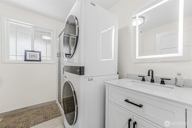 317 68th Avenue E, Tacoma, WA 98424