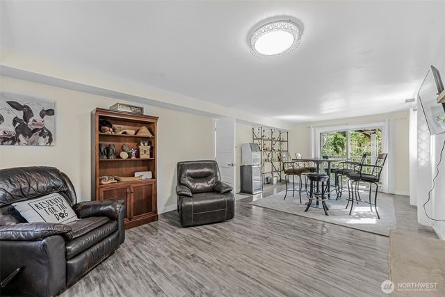 317 68th Avenue E, Tacoma, WA 98424