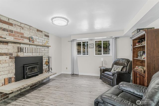 317 68th Avenue E, Tacoma, WA 98424