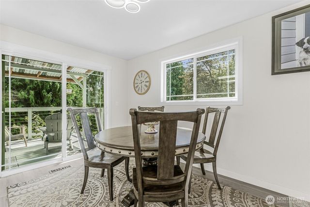 317 68th Avenue E, Tacoma, WA 98424