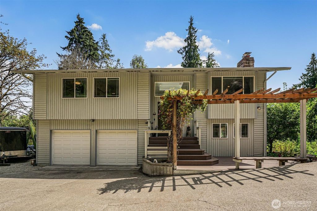 317 68th Avenue E, Tacoma, WA 98424