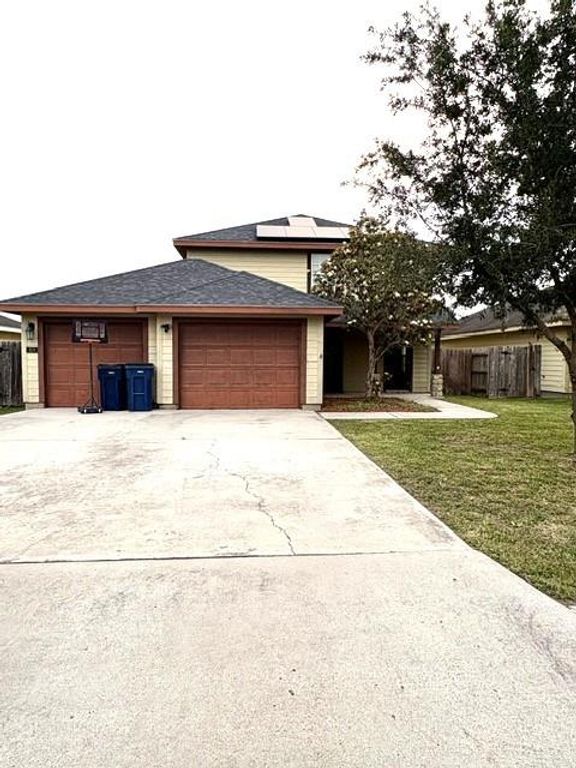809 Santos Avenue, Mercedes, TX 78570